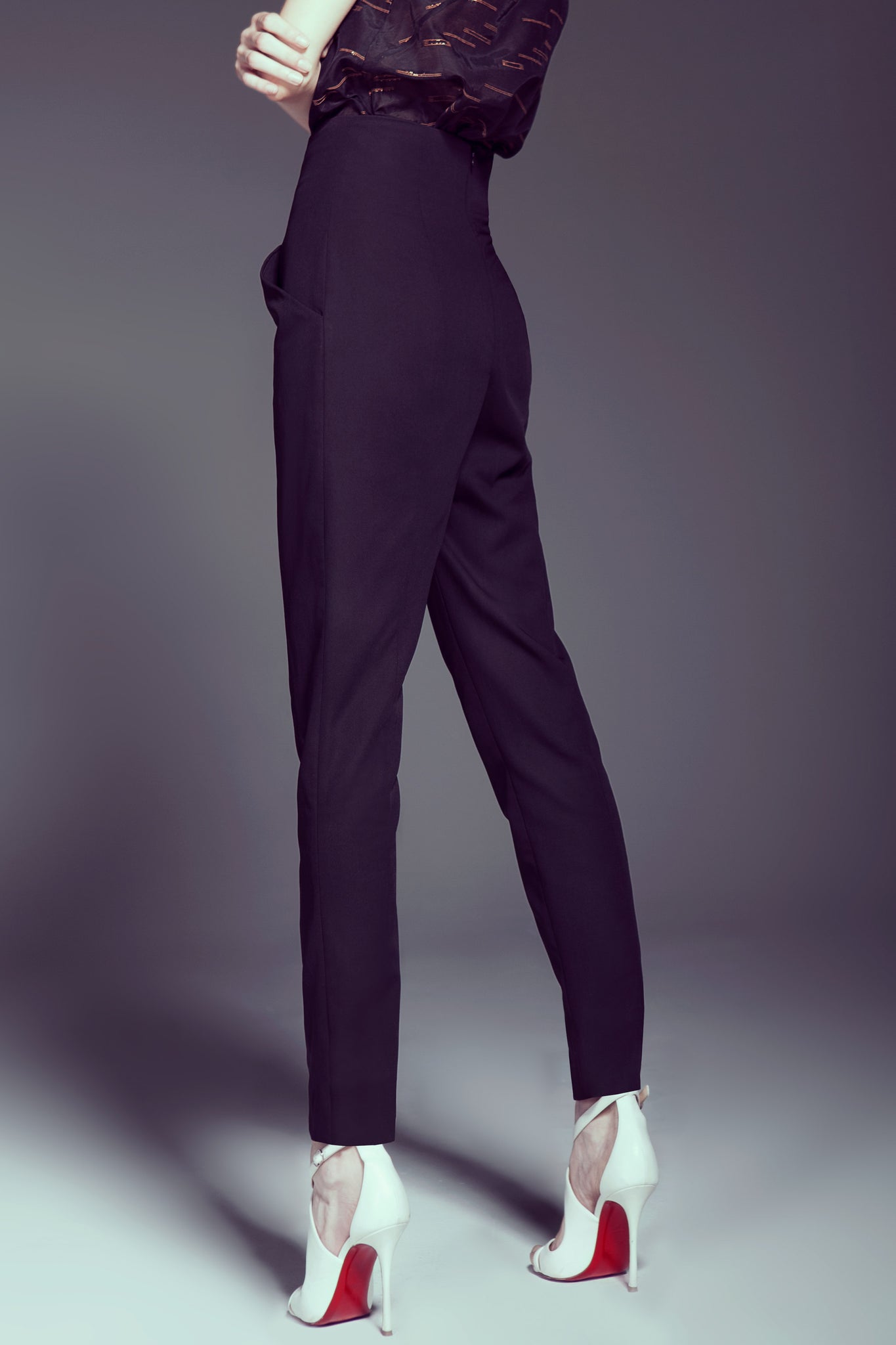Black High Waisted Slim Tapered Pant – MUCCIOLO
